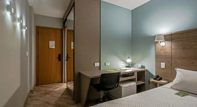 Одноместный номер Superior Slim Hotel Curitiba Alto da XV