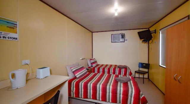 William Creek Hotel, Book Hotel William Creek South Australia