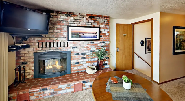 645 N Pacific St Townhouse Unit B 1 Bedroom 1 Bathroom Townhouse