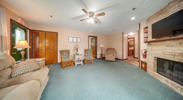 Group-friendly Lake Erie Getaway w/ Private Yard, Buchen Sie Ferienhaus Conneaut Ohio