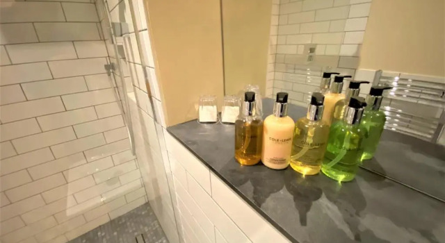 The Scott at Claremont Apartments, Забронировать Апартаменты/квартира Отели Лидса с парковкой, рядом с Кинотеатр Hyde Park Picture House, Парковка