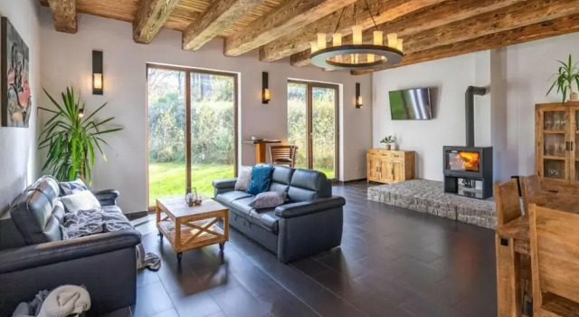 Beautiful Villa With Spacious Rooms, Prenota Villa Lešany Srednecheshsky Krai