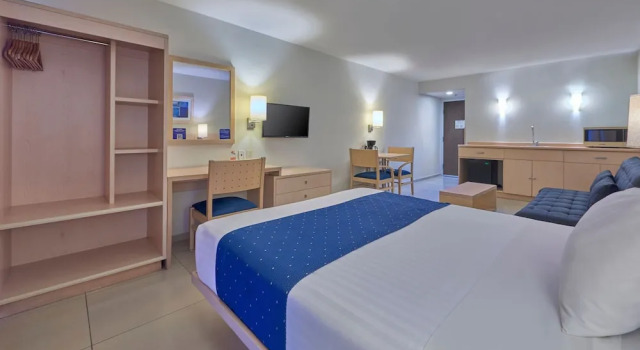Double Suite City Express by Marriott Manzanillo