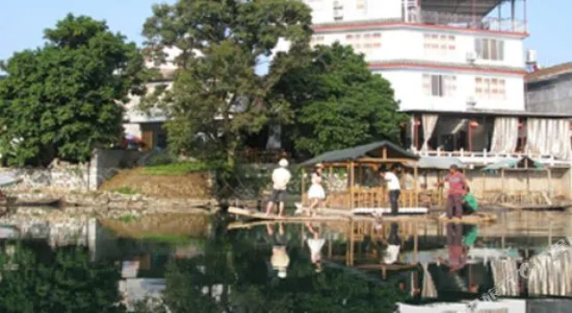 Yulongqiao Chinese Inn (Yangshuo Yulong River Scenic Area), Rezerwuj Hotel Hotele w Yangshuo z parkingiem, Parking