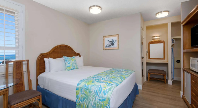 Двухместный номер с частичным видом на океан Days Inn by Wyndham Maui Oceanfront