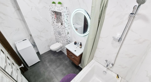 Апартаменты с балконом LovelyHome 39 (ЛавлиХоум 39) на улице Юбилейная 10