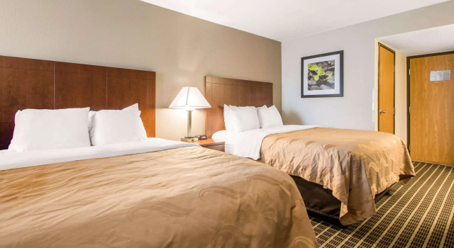 Четырёхместный номер Standard Sleep Inn & Suites Madison West