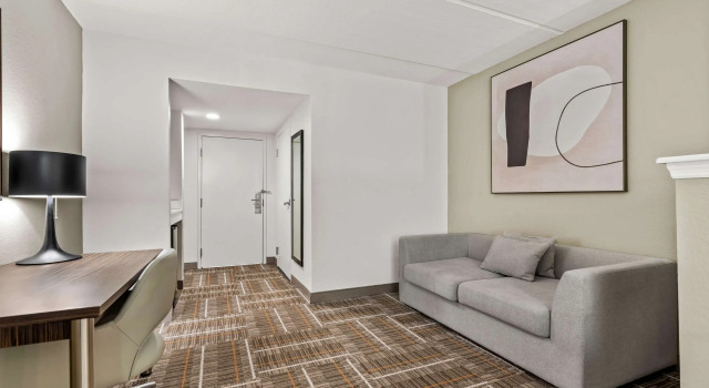 Четырёхместный люкс Sonesta Essential Orlando Airport