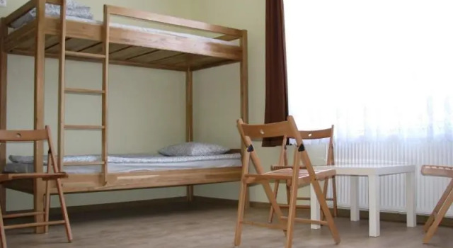 Bett im Wohnheim (Frauenwohnheim) Hostel4u