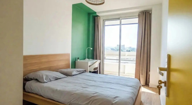 Private Room in a Shared Apartment - Bron, Rezervasyon Daire Bron Rhône