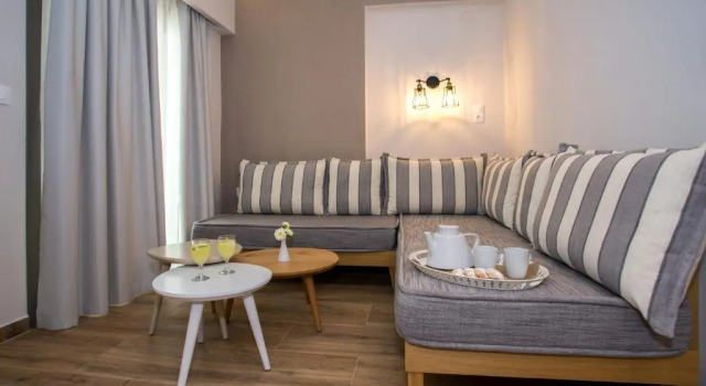 Апартаменты с видом на море The Five Keys Apartments
