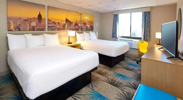 Четырёхместный номер Deluxe Days Inn by Wyndham Parsippany