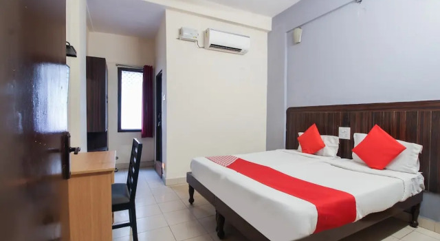 Номер Standard OYO 70733 Hotel Regal