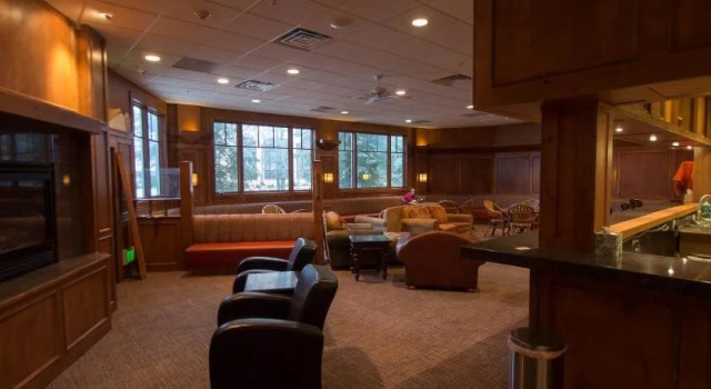 Park City Hostel, Забронировать Хостел Отели Парк-Сити с парковкой, рядом с Skatepark, Парковка