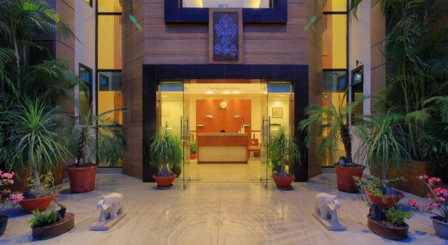 OYO Premium Opp Huda Metro, Varaa Hotelli Gurgaon 