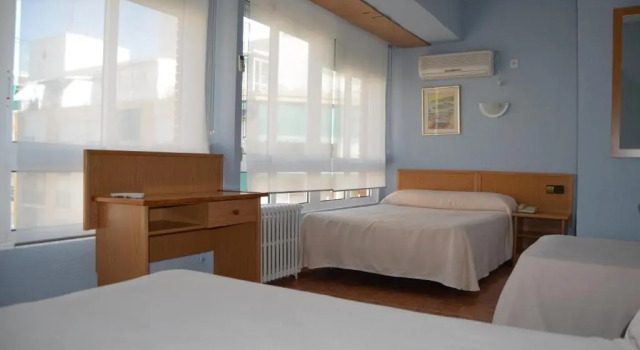 Трёхместный номер Standard Hotel Cervantes