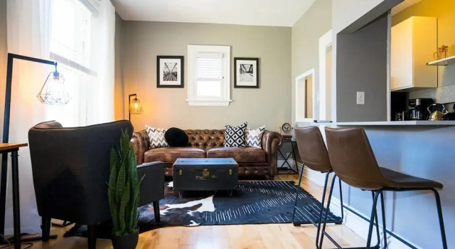 The Urban Union Eclectic Historic Apartment Sleeps 4, Buchen Sie Ferienwohnung Denver Colorado, in der Nähe von Denver Zoo