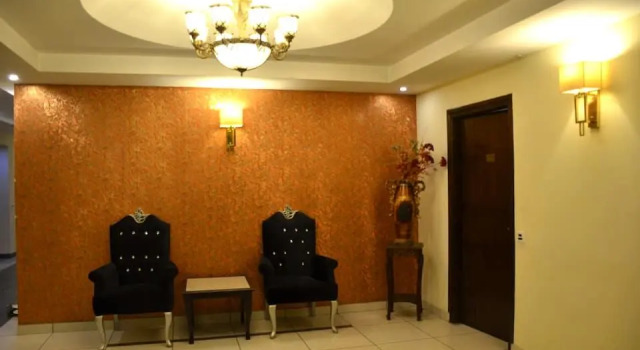 Hotel KMG Air Cooled,Zirakhpur Chandigarh ,Couple first choice ,verified hotel, Забронировать Отель Карнал Национальный столичный округ Дели