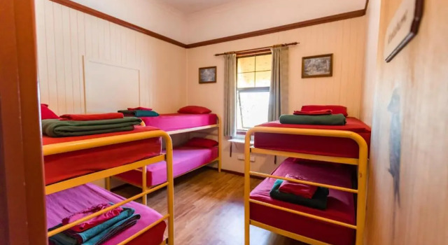Кровать в общем номере On The Wallaby Eco Lodge