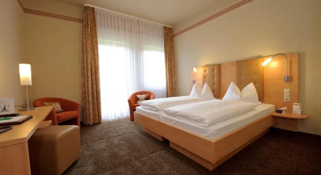 Двухместный номер Standard с балконом Hotel Adlerbräu