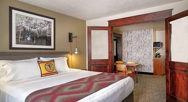 Люкс Luxury Yellowstone Park Hotel