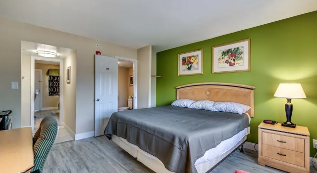 Beachcomber Inn, Забронировать Мини-отель Мотели Миртл-Бич, рядом с Парк аттракционов Фэмили-Кингдом, Мотель