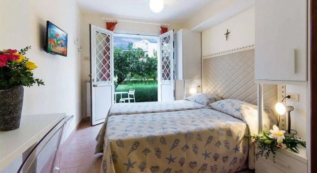 Hotel Villa San Giuseppe, Забронировать Отель Отели в центре Сан-Бартоломео-аль-Маре с завтраком, отели в центре Сан-Бартоломео-аль-Маре с завтраком