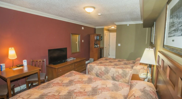 Standaard Vierpersoonskamer Lakeview Inn & Suites - Edson Airport West