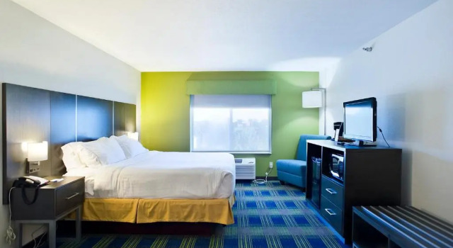 Номер Standard Holiday Inn Express Hotel & Suites Vermillion by IHG