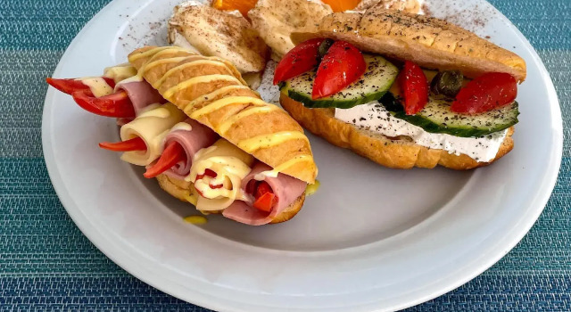 Stratos Hotel