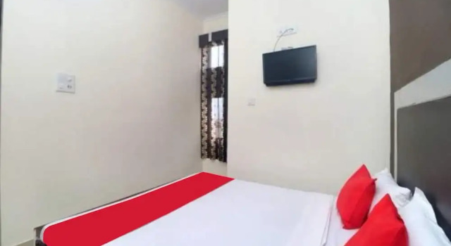 Номер Deluxe Goroomgo Blessing Inn Jalandhar