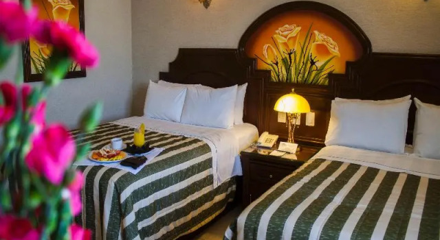 Четырёхместный номер Standard Hotel Casino Plaza