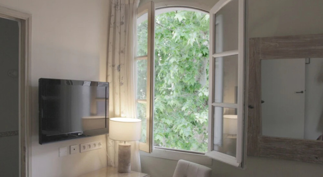 Номер Comfort Hôtel Amphithéâtre
