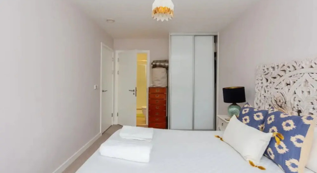 Eclectic 2 Bedroom Apartment in Shoreditch With a Balcony