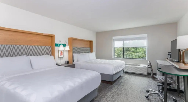 Четырёхместный номер Standard Holiday Inn - Columbus by IHG
