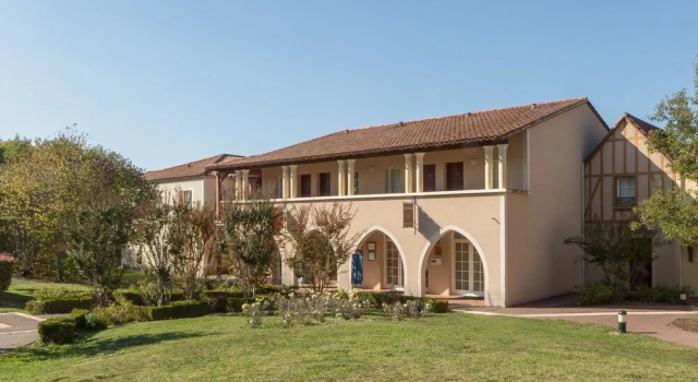 Traditional, Stylish Villa in a Culturally Rich Region, Book Villa Monflanquin Lot-et-Garonne