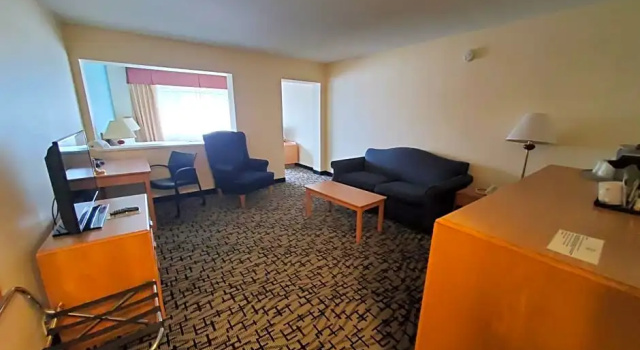 Двухместный люкс Deluxe Groton Inn & Suites