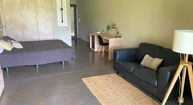 Hotel Fundació LOlivar, Забронировать Отель Отели Alt Empordà с парковкой, Парковка