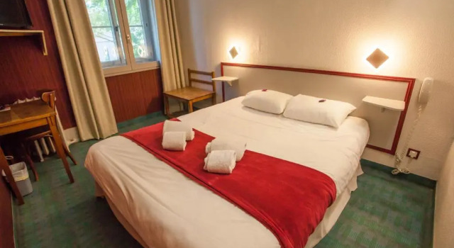 Двухместный номер Standard Hôtel Terminus - Pizzeria Pizza gogo - salle de sport - face à la gare