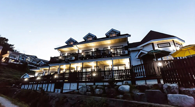 Geoje Patio Pension, Забронировать Отель Отели Кодже с бассейном, Бассейн