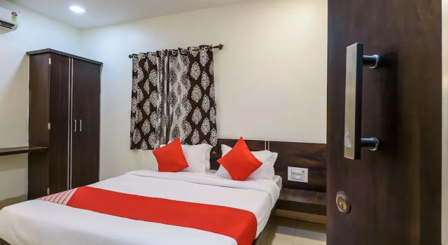 OYO 19622 Hotel Morya, Забронировать Отель Отели штата Махараштры 3 звезды, 3*
