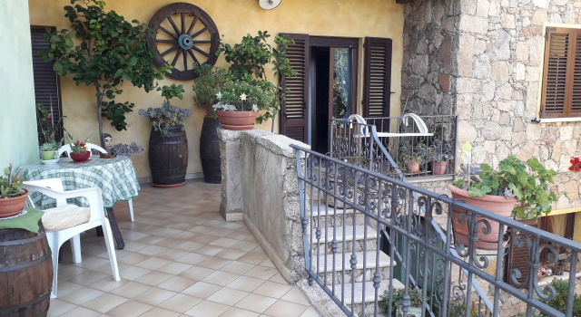 Casa Sa Hosta, Забронировать Отель Отели Barbagia с бассейном, Бассейн