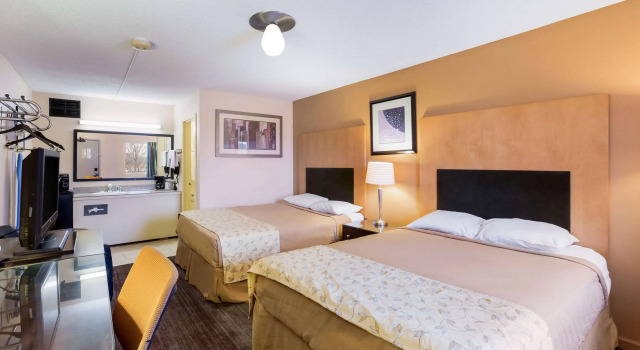 Четырёхместный номер Standard Rodeway Inn Sergeant Bluff - Sioux City