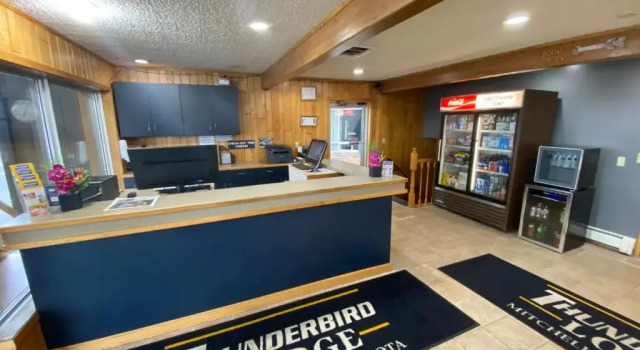 Thunderbird Lodge, Buchen Sie Gasthaus Mitchell South Dakota