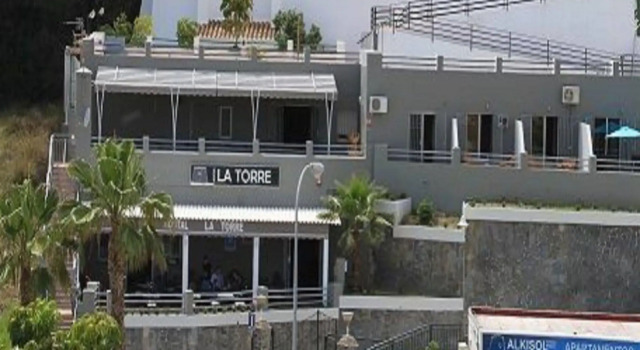 Hostal La Torre, Забронировать Отель Отели Альмуньекар с завтраком, рядом с Playa del Tesorillo, Завтраки