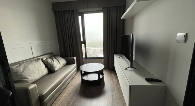 1 bed plus condo near JJ market