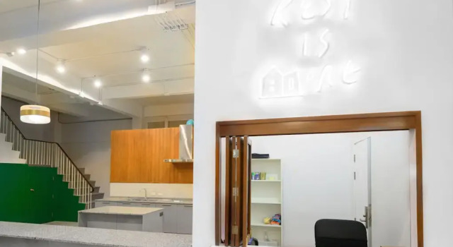 REST IS MORE hostel, Забронировать Хостел Хостелы Бангкока, рядом с Sala Chalermkrung Royal Theatre, Хостел