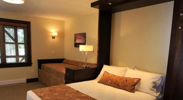 Sojourn Lakeside Resort, Book Ferieresort Gaylord Michigan