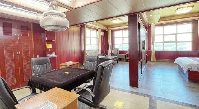 Люкс Deluxe Hongli Business Hotel