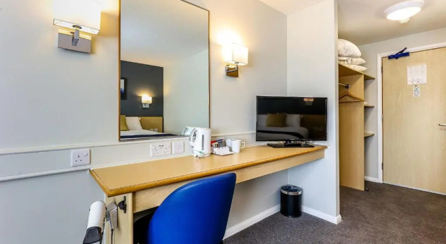 Семейный номер Standard Days Inn by Wyndham Sedgemoor M5